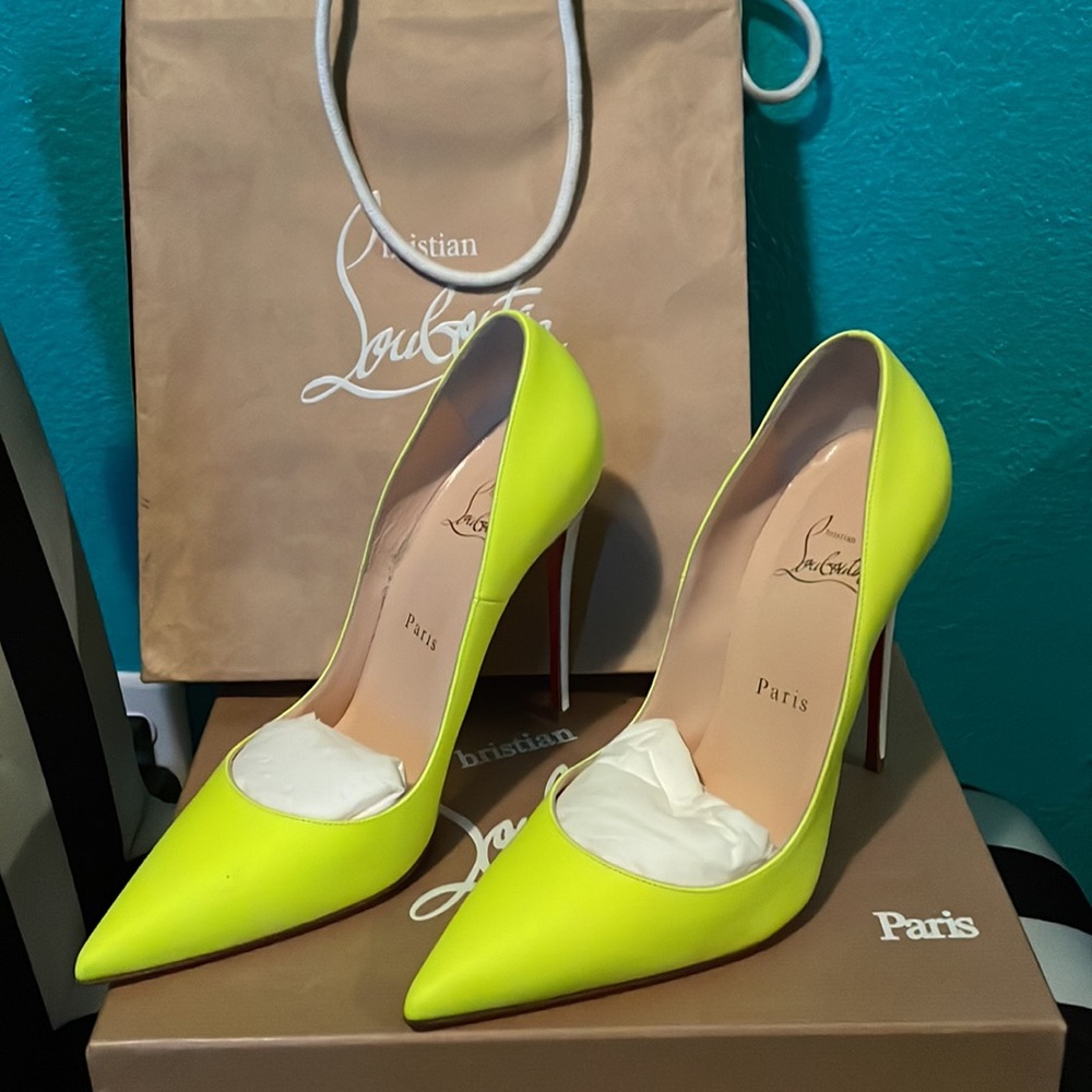 Neon yellow Louis Vuitton heels authentic only used once
